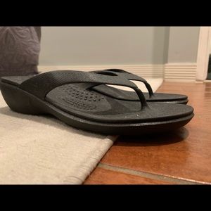 Black Land's End flip flops